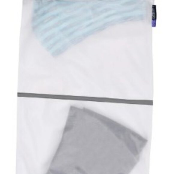 Woolite Twin Compartment Wash Bag - Picture 4 of 4